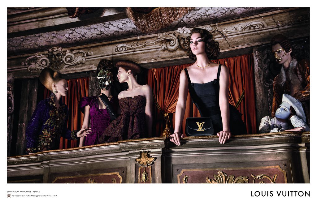 Luxury_Louis-Vuitton-Campaign-theather