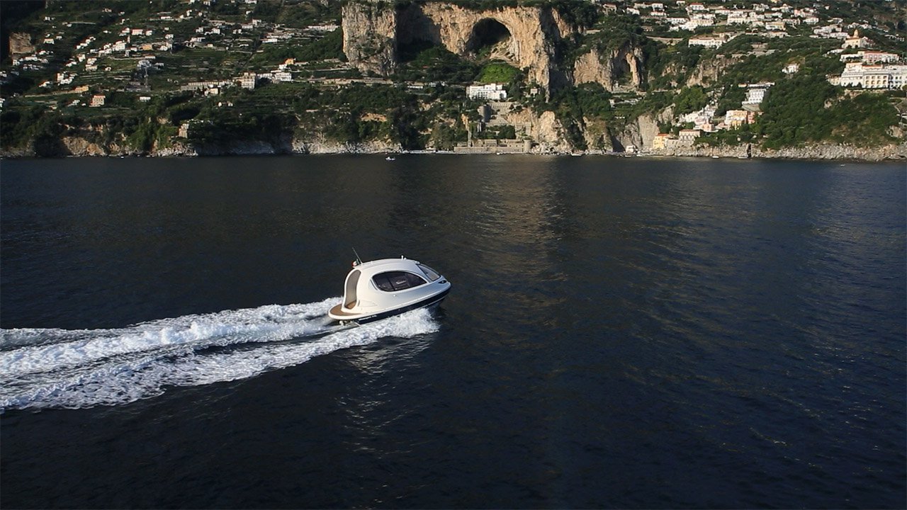 Luxuryretail_The_Jet_Capsule_sea-cost