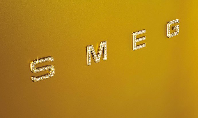 Luxuryretail_Smeg-Gold-Retro-Fridge-Boasts-Swarovski-Adornments-letters