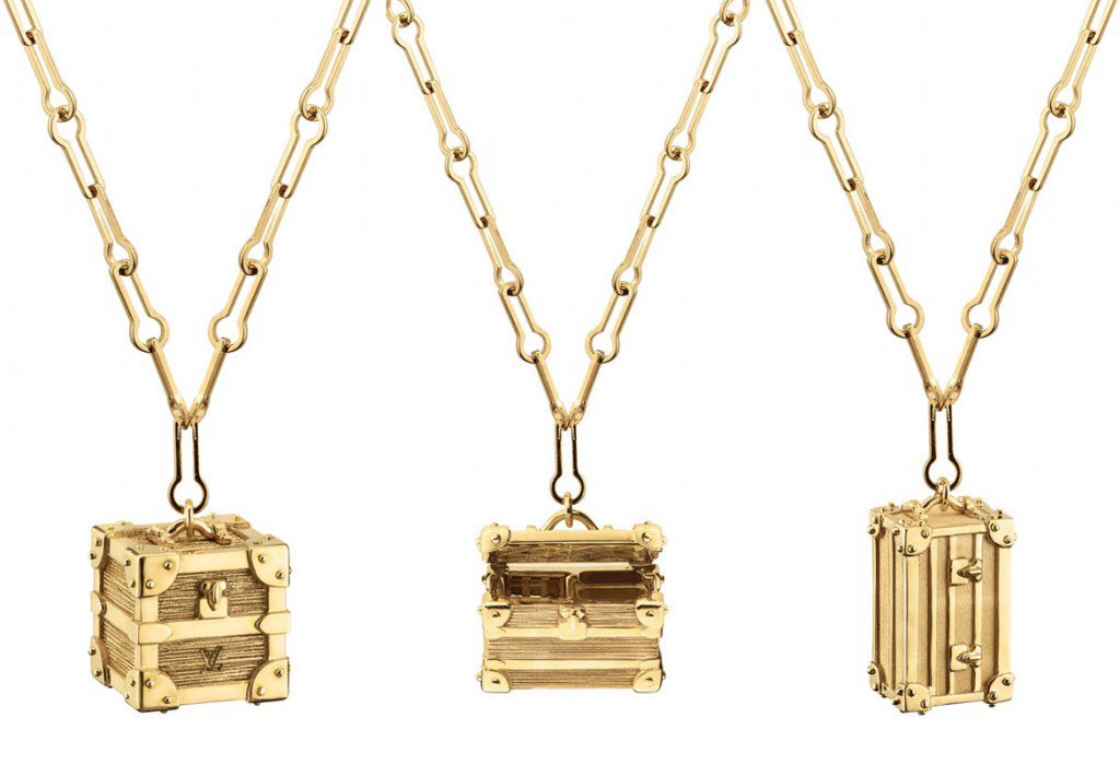 Luxuryretail_Luxe-Miniature-Gold-Trunks-By-Louis-Vuitton-all