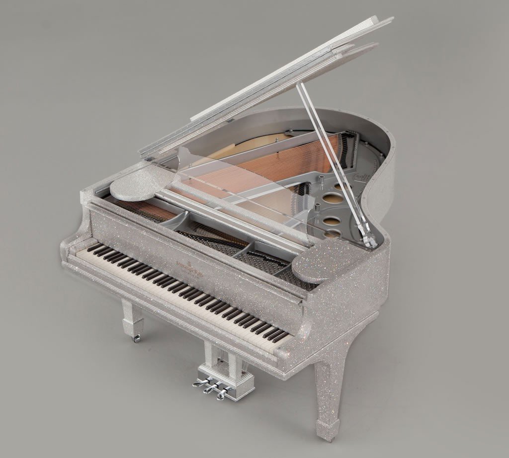 Luxuryretail_goldfinch-masterpiece-luxurious-piano-Swarovski-air