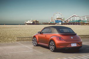 Luxuryretail_volkswagen-beetles-concept-NY-beetle-wave-beach