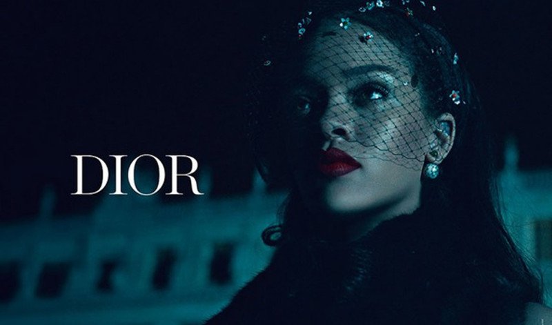 Luxuryretail_Rihanna-Dior-Secret-Garden-night