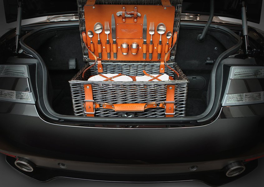 Luxuryretail_Aston-Martin-picnic-car