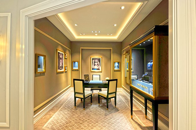 Luxuryretail_harry-winston-reopens-salon-harrods-VIP