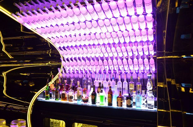 Luxuryretail_Bond-Club-Melbourne-bar-bottle