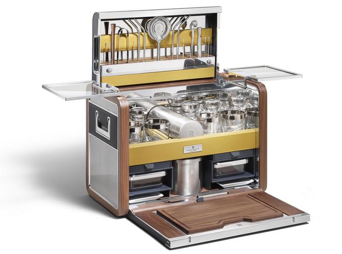 Luxuryretail_ROLLS-ROYCE-LIMITED-EDITION-COCKTAIL-HAMPER