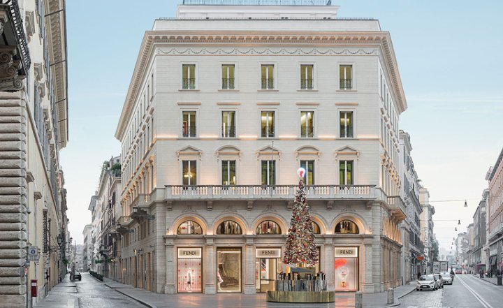 Luxuryretail_Fendi-private-suits-entrace-by-Marco-Costanzi-Rome-Italy