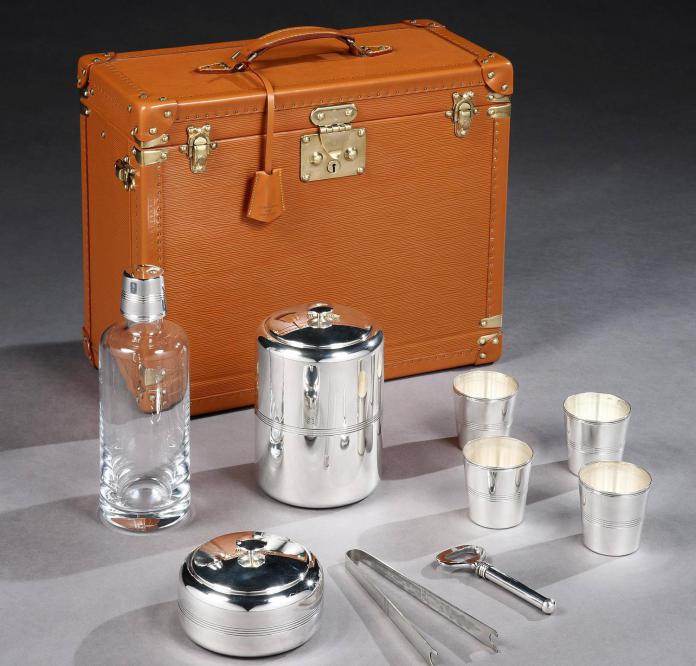 Luxuryretail_Portable-Whiskey-Bar-By-Louis-Vuitton-close