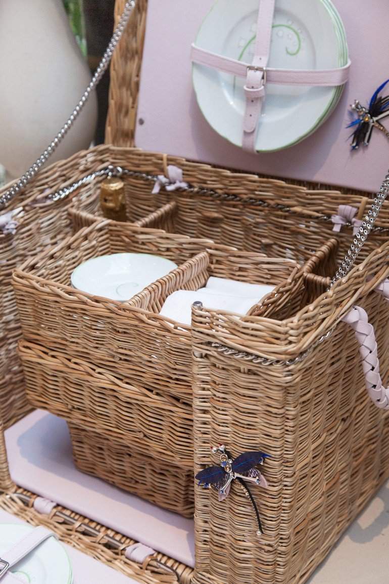 Luxuryretail_christian-dior-new-home-picnic-basket.