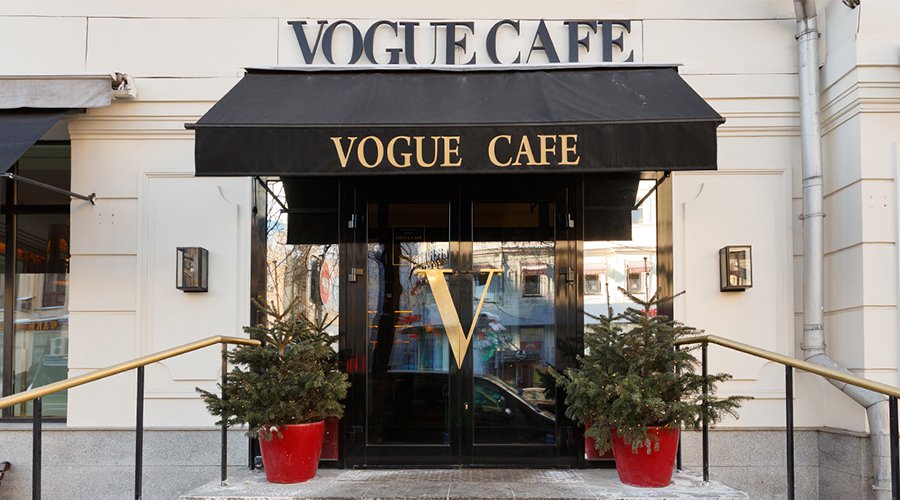 luxuryretail_vogue-cafe-door