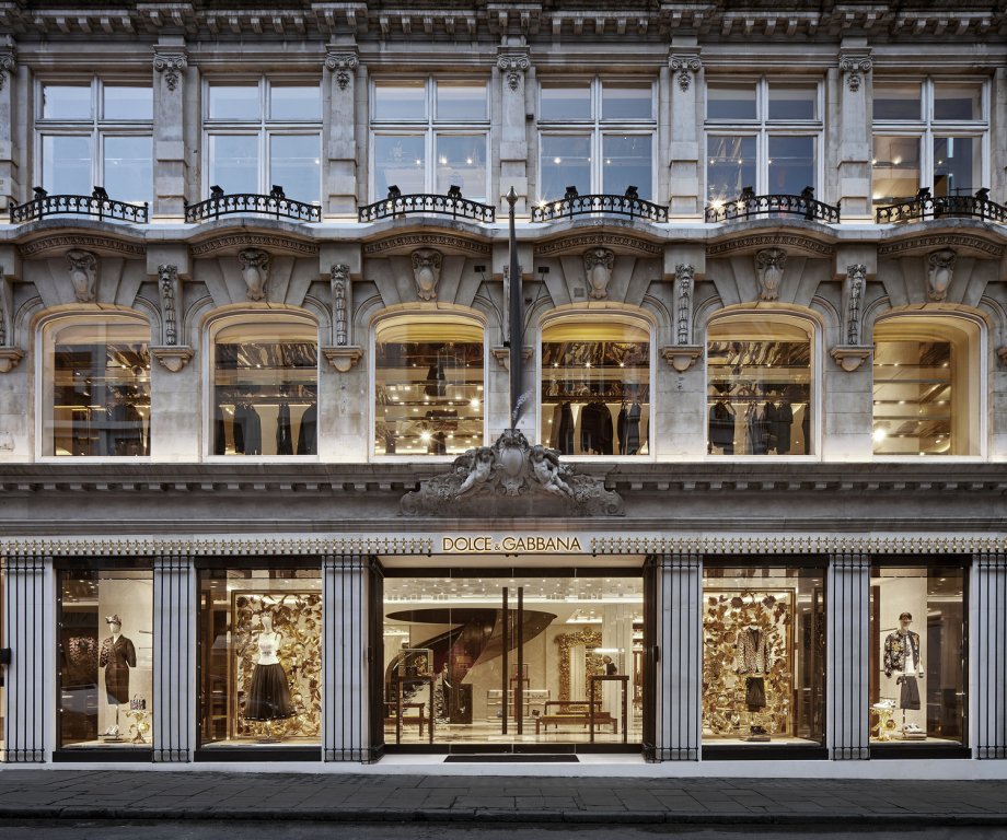 Dolce & Gabbana flagship store by Gwenael Nicolas, Milan – Italy