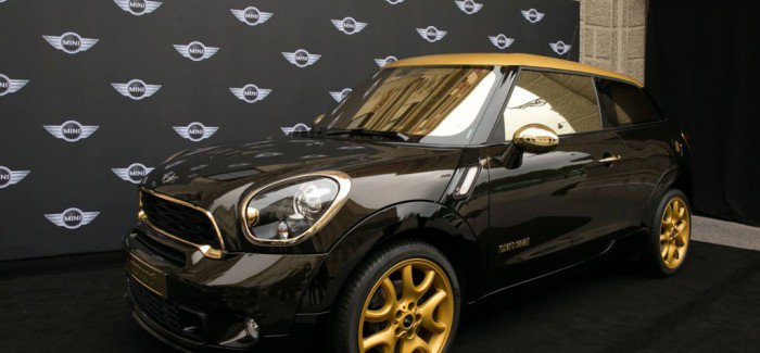 Roberto Cavalli-Designed MINI Paceman for Charity