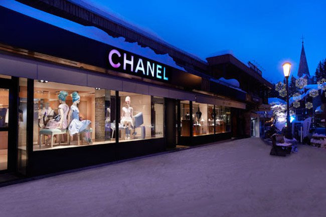 Temporary Boutiques of Louis Vuitton and Chanel in Courchevel