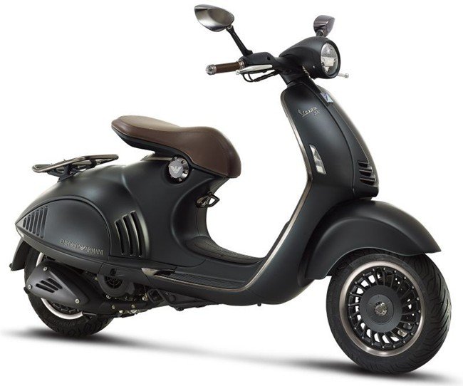 VESPA 946 EMPORIO ARMANI