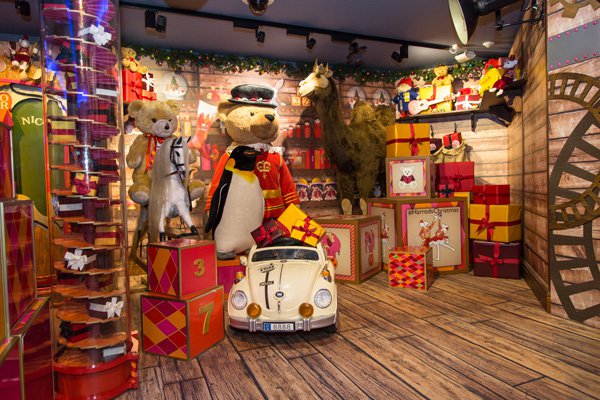 Harrods Christmas Grotto and Disney Cafe