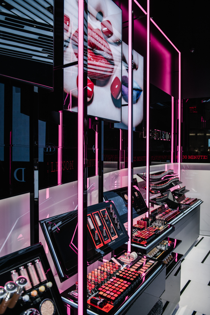 New Dior makeup boutique lights up New York - LVMH