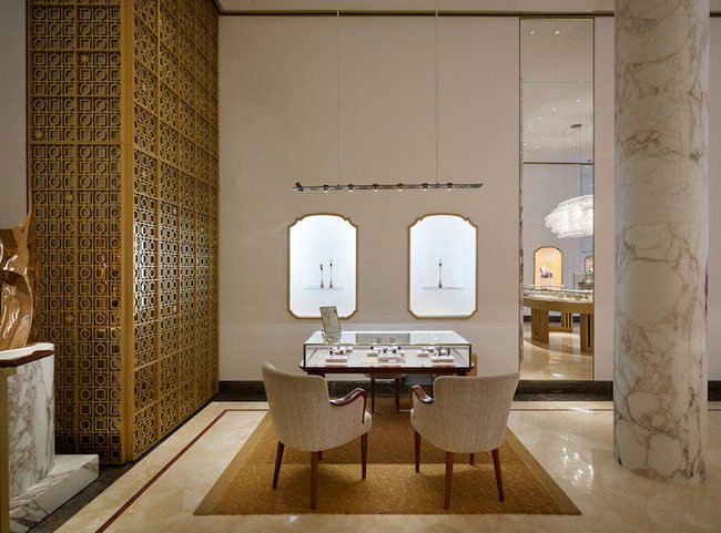 Primacy in Barcelona of Bulgari - Luxury RetailLuxury Retail