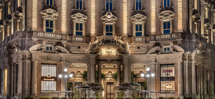 Starbucks flagship store in Milan