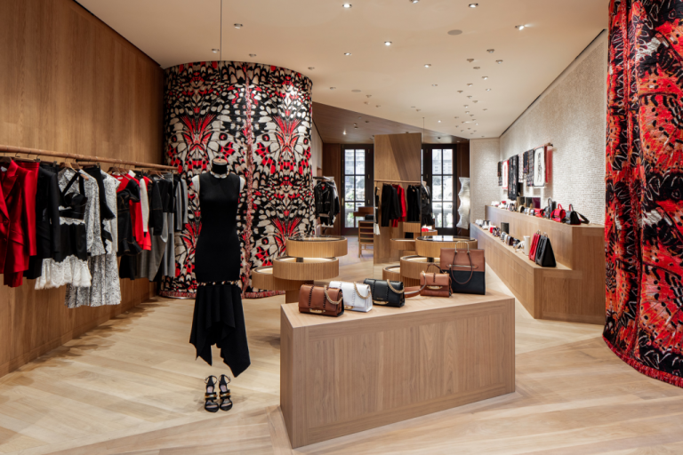 Alexander McQueen, Las Vegas Luxury RetailLuxury Retail