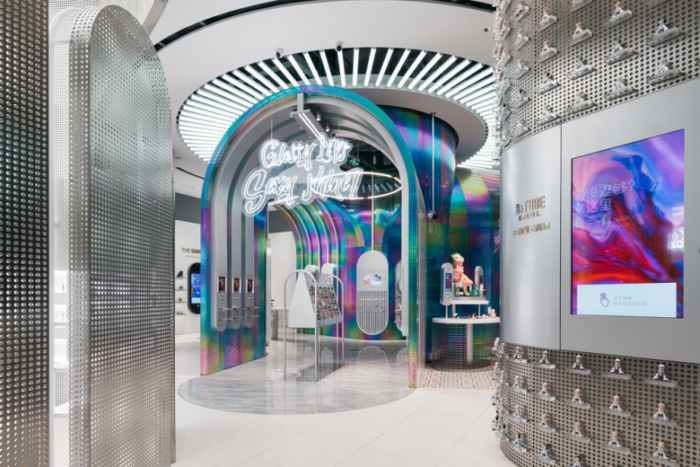 Storeage Design 218sq-m New B+Tube flagship store